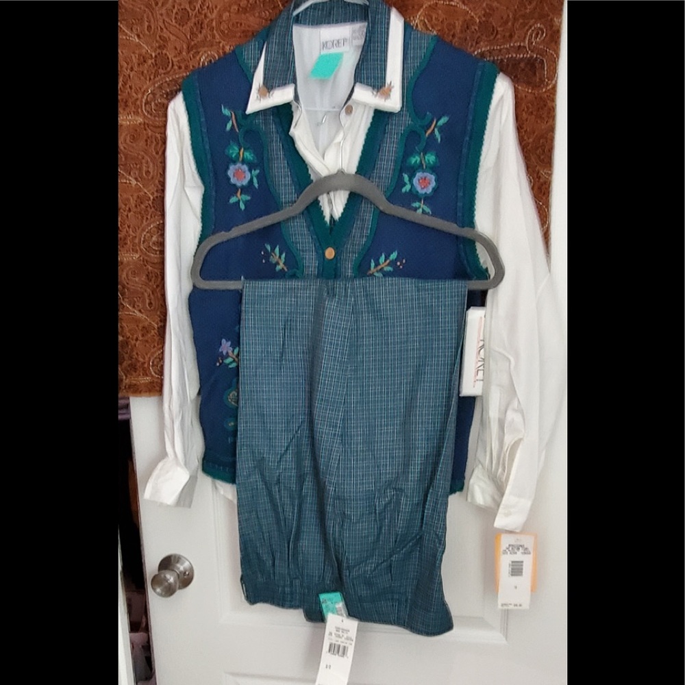 NWT KORET VEST & BUTTON DOWN WHT EMBROIDERY SHIRT  10 GREEN BLUE & pants 14